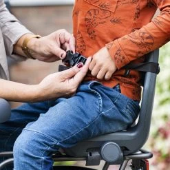 Qibbel 6+ Junior Fietsstoeltje Achter - Zwart Met Bruin Kussentje -Kinderwagens Kortingswinkel 1200x1200 303