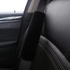 Hazlö Luxe Gordelhoezen - Extra Zacht - Schouderhoezen - Gordelkussen - Auto Gordel Beschermer - Gordel Beschermer - Gordelhoes - 2 Stuks - Zwart