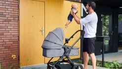 Kinderkraft B-Tour Ash Grey 3-in-1 Combi Kinderwagen Incl. Autostoel KSBTOU00DGR3000 -Kinderwagens Kortingswinkel 1200x675