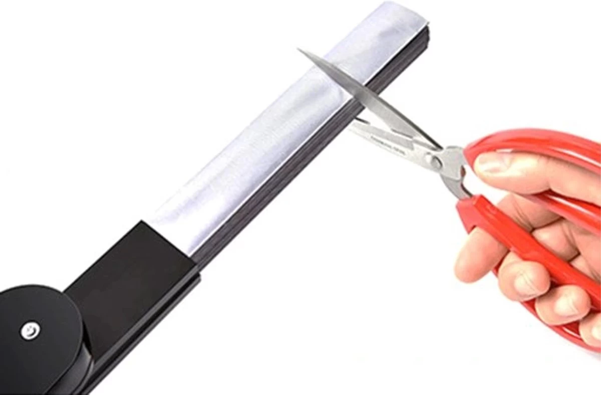 Zonnescherm Auto - Zonwering - Voorruit - UV Protectie - Oprolbaar - Rolgordijn - Rheme 2 Zonnescherm Auto - Zonwering - Voorruit - UV Protectie - Oprolbaar - Rolgordijn - Rheme - Afbeelding 2