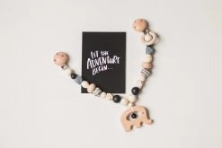 Wagenspanner Olifant - Musthave 2021 - Baby Wagenspanner Hout - Vrolijke Kinderwagenspanner - Eenvoudig Te Bevestigen - Kraamcadeau Voor Jongens En Meisjes - Baby Cadeau -Kinderwagens Kortingswinkel 1200x800 19