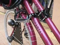 Zadel Op Stang Model 1 Kinderzitje Voor Damesfiets Met 2 Dunne Stangen - Nooit Meer Zwaar Sturen -Kinderwagens Kortingswinkel 1200x900 30