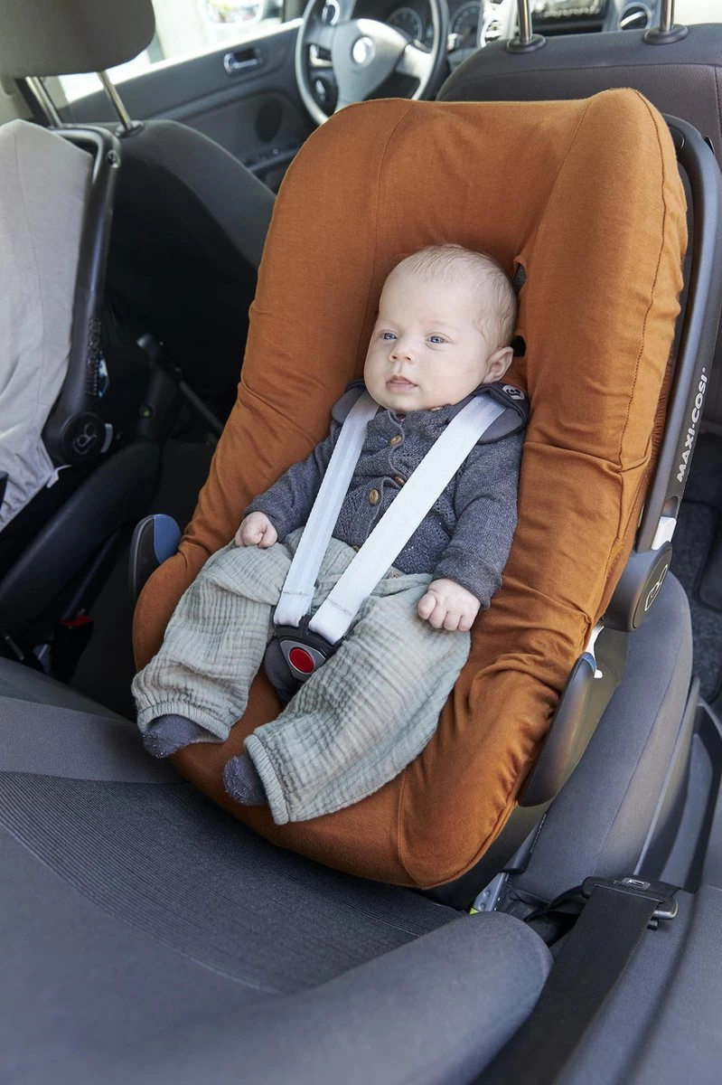 Meyco - Autostoelhoes Basic Jersey - Camel - Groep 0 2 Meyco - Autostoelhoes Basic Jersey - Camel - Groep 0 - Afbeelding 2