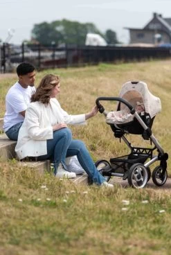 Dooky Seat Cover 0+ Autostoelhoes - Romantic Leaves Black -Kinderwagens Kortingswinkel 805x1200 6