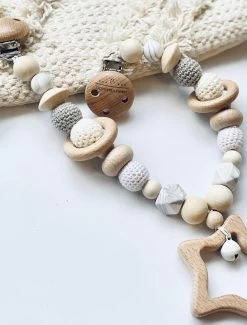 Wagenspanner Ster - Baby Wagenspanner Hout - Vrolijke Kinderwagenspanner - Eenvoudig Te Bevestigen - Kraamcadeau Voor Jongens En Meisjes - Completebabyuitzet - Baby Cadeau 7 Wagenspanner Ster - Baby Wagenspanner Hout - Vrolijke Kinderwagenspanner - Eenvoudig Te Bevestigen - Kraamcadeau Voor Jongens En Meisjes - Completebabyuitzet - Baby Cadeau -Kinderwagens Kortingswinkel 912x1200